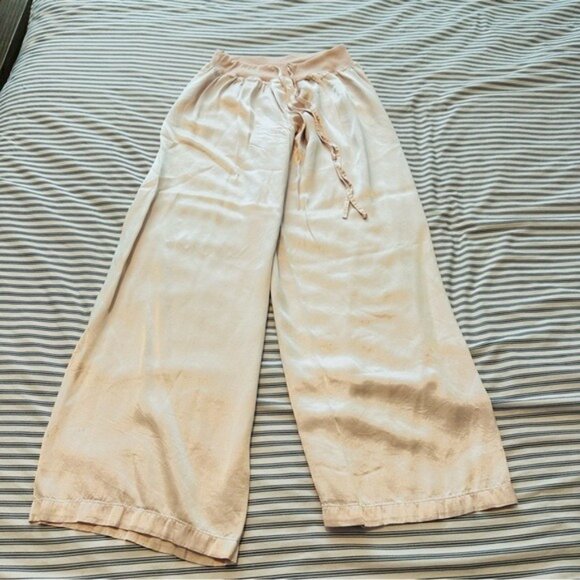 PJ Harlow Jolie Blush Lounge Pajama Set Ribbed Top Satin Pants Size Small - Picture 4 of 13